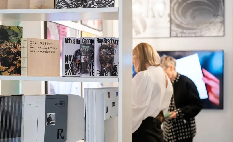 zdjęcie z wystawy Dwie strony